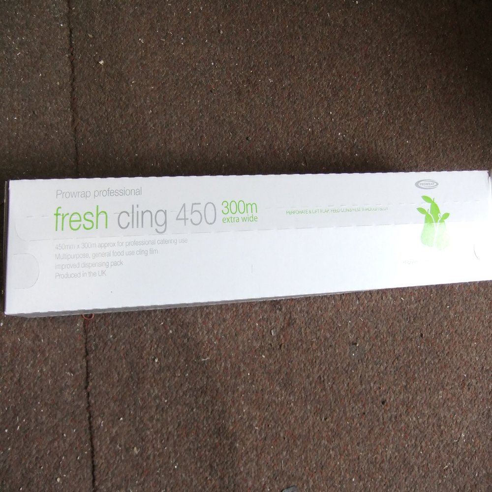 18" Clingfilm Rolls 300m IN LENGTH IN CUTTERBOX