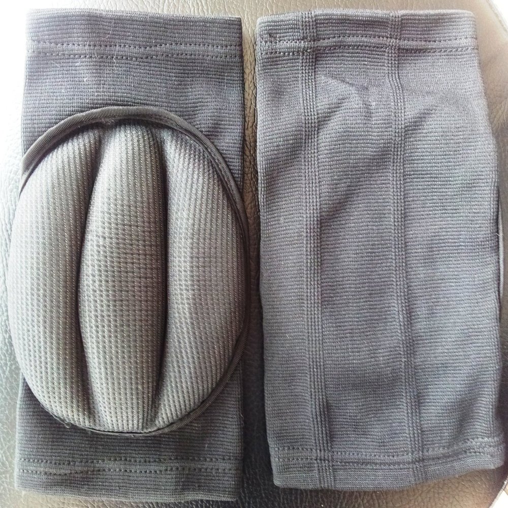 2 x Strong Black Knee Pads For Support And Protection