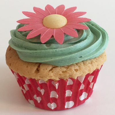 100 Beautiful 3D Edible Flower Cake Decorations: Red Daisies