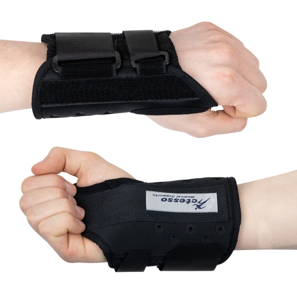 Actesso Dual Strap Wrist Splint Brace - Support Ideal for Carpal Tunnel Syndrome, Wrist Fractures, Sprains, Tendonitis, RSI and Injury (Small-Medium, Left)