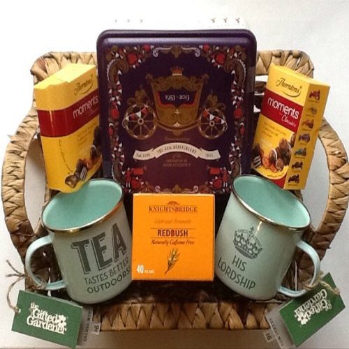 Deluxe Tea Chocolates & Biscuits Hamper - Deluxe Enamel Mugs - Perfect for The keen Gardeners