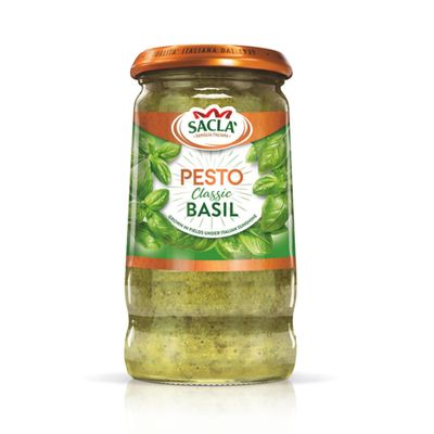 Sacla Italian Basil Pesto - Perfect with Pasta, Pizza, Garlic Bread and Tagliatelli - Made with Fresh Basil Leaves, Italian Cheeses and Pine Nuts 290g (Pack of 1)