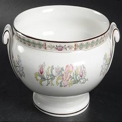 WEDGWOOD KUTANI COVERED VEGETABLE BASE ONLY - UK MADE - RETIRED RARE