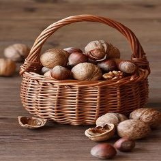 Deluxe Nut Selection in a wicker basket - the perfect Gift