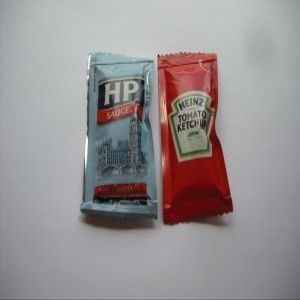 100 Individual HP Brown Sauce Sachets & 100 Heinz Tomato Sauce Individual Sachets