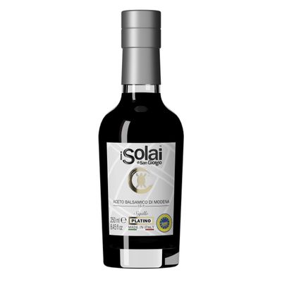 Aceto Balsamico di Modena I.G.P. PLATINO (250ml) -The balsamic vinegar of Modena PGI is produced with grapes of seven specific varieties: Lambrusco, Sangiovese, Trebbiano, Albana, Ancellotta Fortana and Montuni. Everyone brings different and distinct