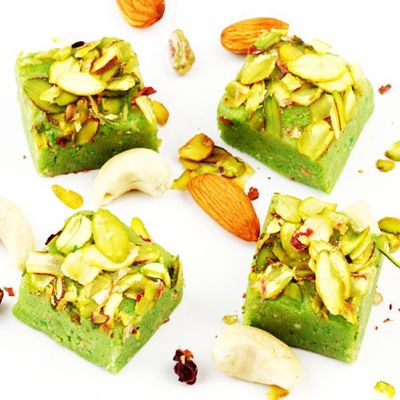 Ghasitaram Gifts Sweets Pistachio Squares 800 GMS