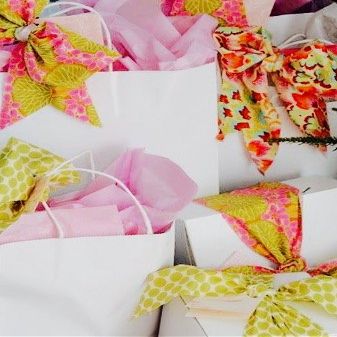 Deluxe Knightbridge Tea, Biscuits and Chocolates hamper - the Perfect Gift