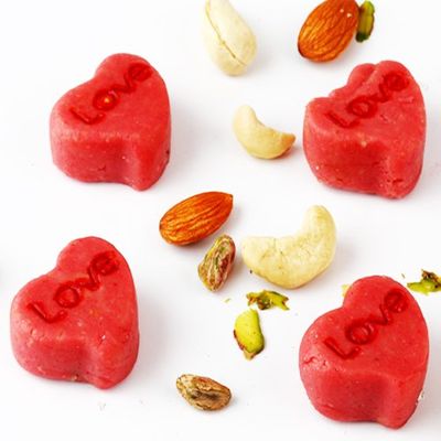 Ghasitaram Gifts Indian Sweets - Sweets Love Strawberry Hearts 800 GMS