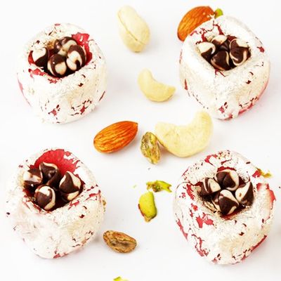 Ghasitaram Gifts Indian Sweets - Sweets Kaju Chocochip Cubes 400 GMS