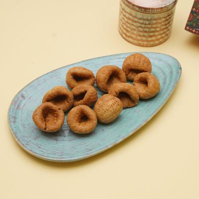 Ghasitaram Gifts Lohri Sweets - Khajoor 800 GMS
