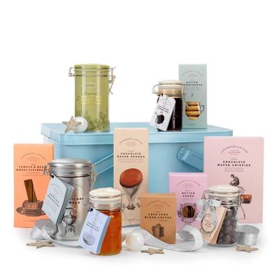 Cartwright & Butler | The Pocklington Picnic Hamper | Food Hamper | Mother's Day | Luxury Confectionery | Gift Baskets | Happy Birthday | Anniversary | Thank You | Congratulations