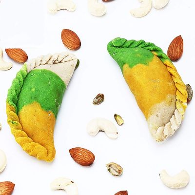 Ghasitaram Gifts Holi Sweets, Holi Gifts, Holi Hamper Sugarfree Kaju Tirangi Gujiya 400 GMS