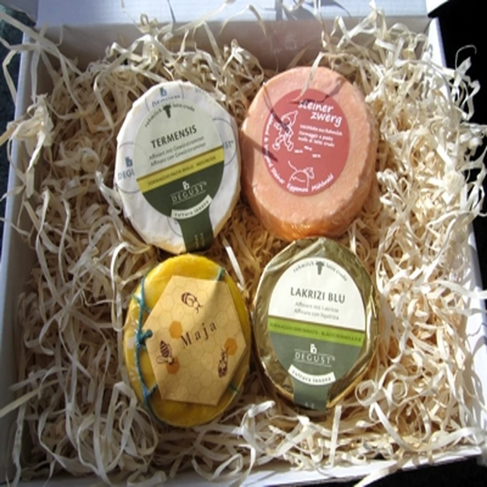 DeGust Affineur Assortment Cow Milk Cheese Approx. 1kg.