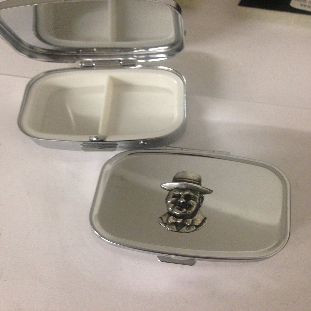 Winston Churchill R100 made of fine English Pewter on a travel silver rectangular Metal Pill Box