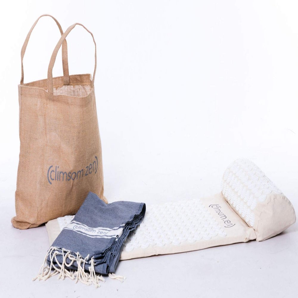 Pack of 'Acupressure White & Fouta