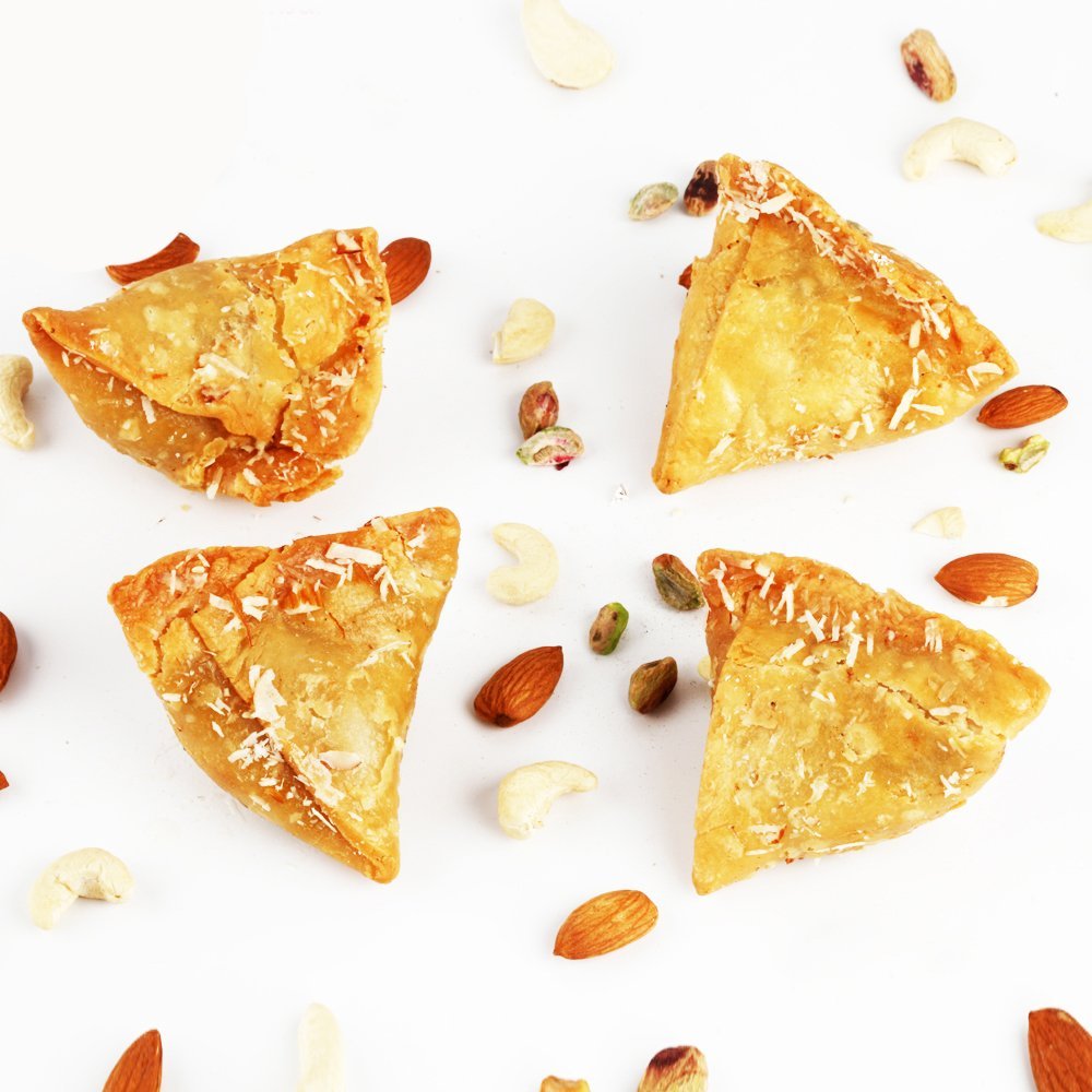 Ghasitaram Gifts Holi Sweets, Holi Gifts, Holi Hamper Samosa Gujiya 400 GMS
