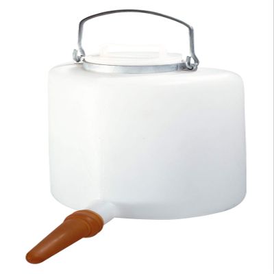 Horizont 38120015 Plastic Semi-Circular Calf Drinking Bucket with Lid and Handle, White, 6 Litres