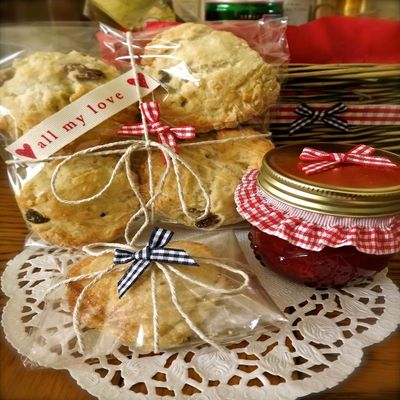 Luxury Knightsbridge Gold Tea & Scones with Jam