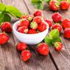 20 napkins bowl full of strawberries, food, fruit, summer, 33 cm x 33 cm. view 1