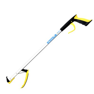 The Helping Hand Company Classic Pro Reacher Grabber 32 / 81cm. Long Handled Grabber Stick for Elderly, Disabled, or Anyone Struggling When Bending and Reaching