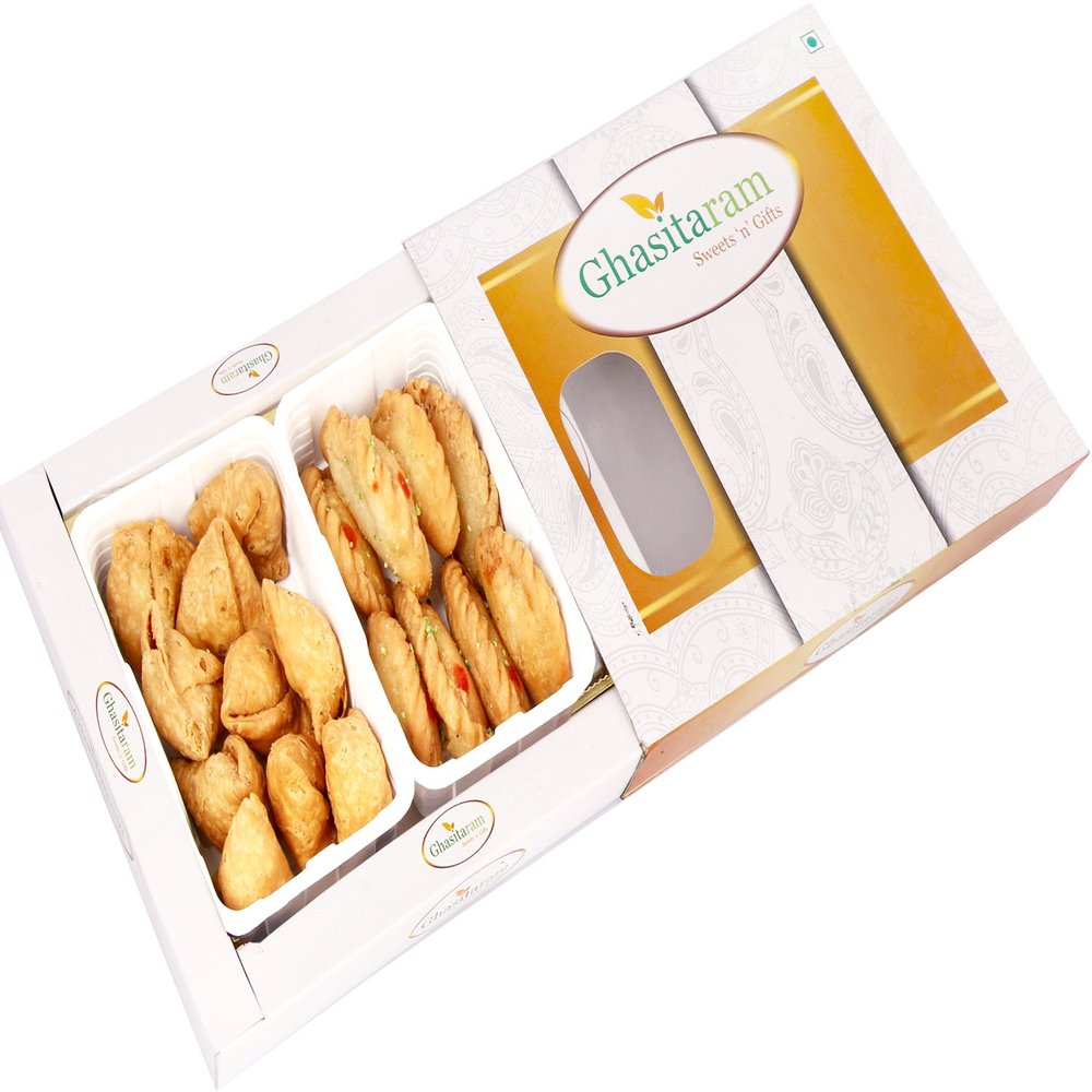 Holi Gifts: Gujiya and Farsaan Samosa Hamper