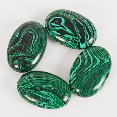 2pcs /lot Natural Massage Stones Malachite Hot Stone for Spa Massage Therapy Hot Spa Rock Balancing Soothing Meditation Reiki or Worry Stones