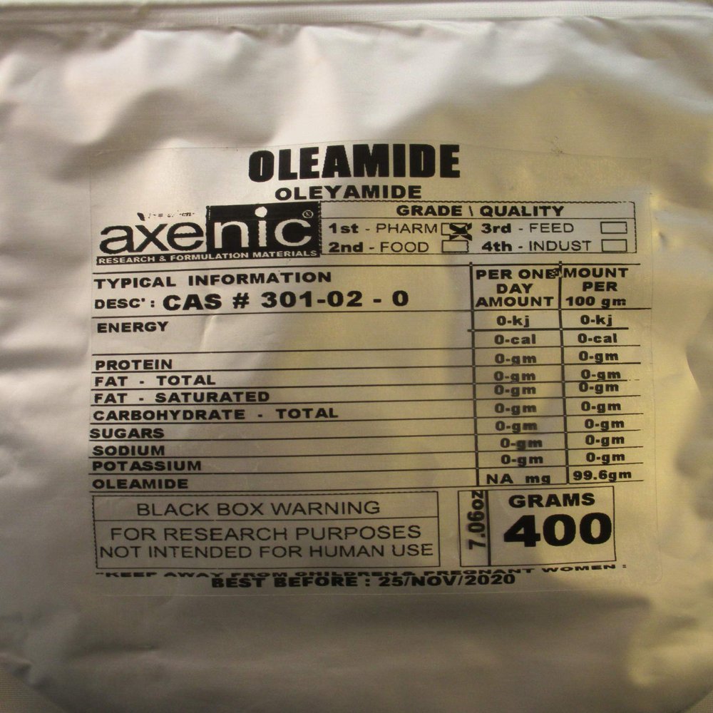 100 grams OLEAMIDE >99% POWDER CAS 301-02-0