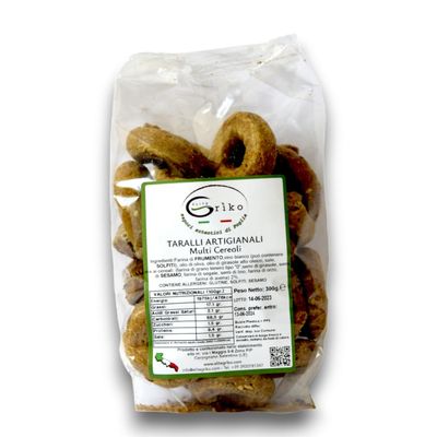 Artisan Apulian taralli, Handmade, multigrain, Typical Products from Puglia.