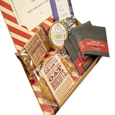 Best of The North Letter Box Hamper - for Friends & Family who Love Yorkshire & Northern Produce - Simple delivery Through The Letter Box