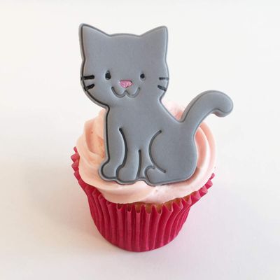 1 Large Sugar Standing 7.5cm x 6cm Grey Cat Cake Decoration. Edible, Unique and Made with Love in The UK!