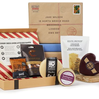 Cheese Lovers Letter Box Hamper - Letterbox Gift for Friends & Family who Love Cheese - All British Produce - Easy delivery Through The Letter Box