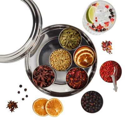 Spice Kitchen Gin Infusing Tin, Premium Gin Spices with 7 Artisan Blends and 4 Recipes, Gin Infusion Kit