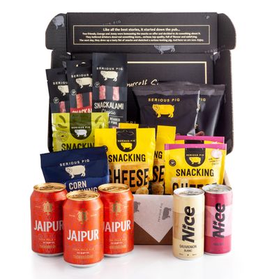 Serious Pig | Pub In The Post | With Craft Beer, Wine, Crunchy Baked Italian Cheese, Salami, Pickled Gherkins & More | Gift Hamper (16 Packs)