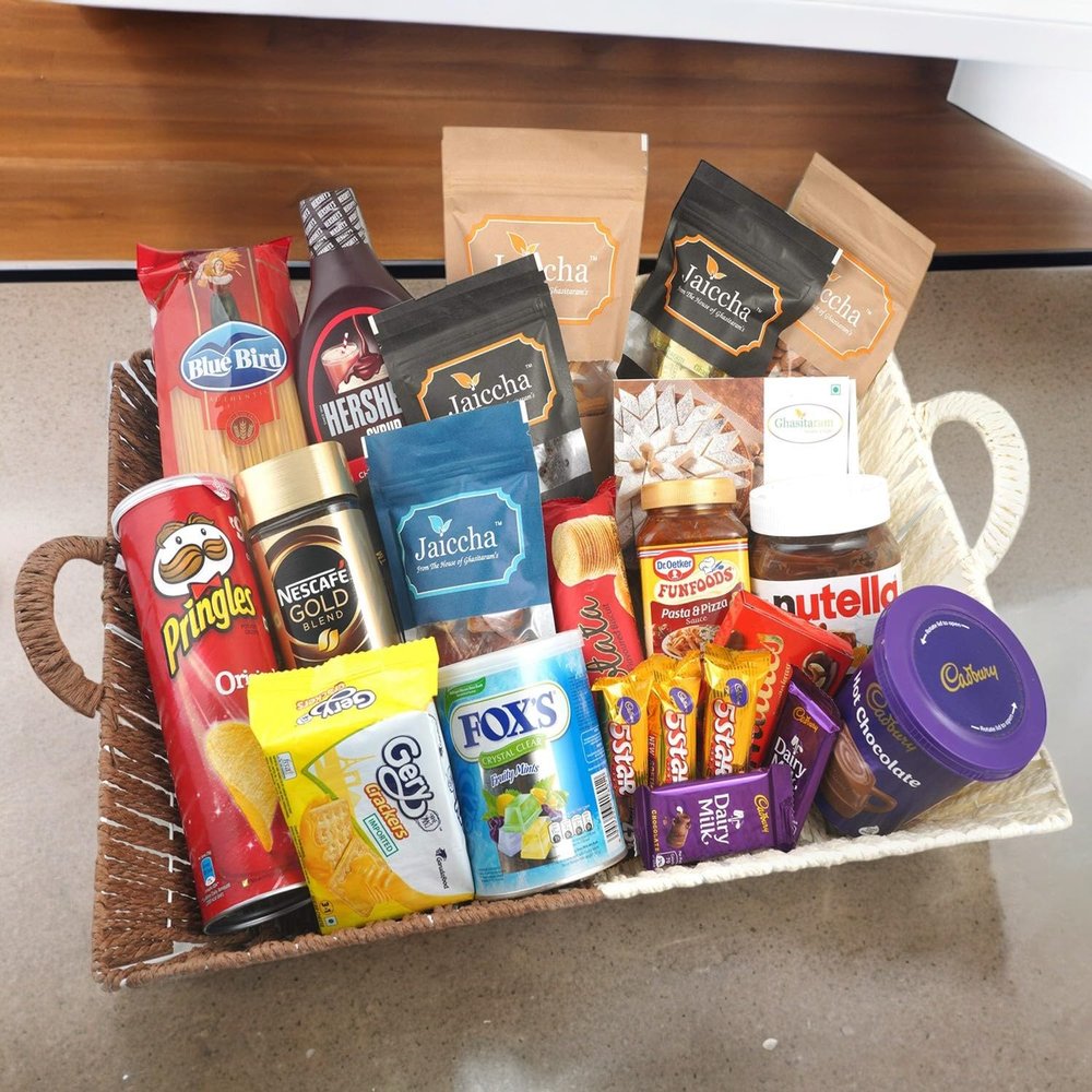 Jaiccha Ghasitaram Diwali - Basket of 21 Goodies |Diwali,Holi,Rakhi,Valentine,Christmas,Birthday,Anniversary,Gift for Her,Him,Mothers Day,Fathers Day|
