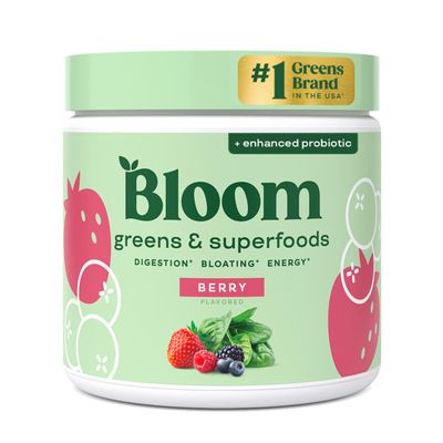 Bloom Nutrition Super Greens Powder Berry (30 Servings) Blends Probiotics, Digestive Enzymes, Spirulina, and Chlorella to Support Womens Gut Health, Reduce Bloating, and Improve Digestion Naturally