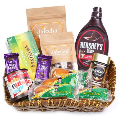 Jaiccha Ghasitaram Diwali - Brown Cane Like Basket Hamper of 18 Goodies |Diwali,Holi,Rakhi,Valentine,Christmas,Birthday,Anniversary,Gift for Her,Him,Mothers Day,Fathers Day|