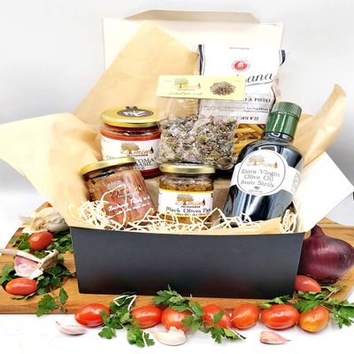 Dimino's Luxury Italian Food Hamper filled with Authentic Sicilian Goodies. Discover the real flavours of Italy with Dimino's Food Hampers. Gift Idea for any Occasion! (Puttanesca)