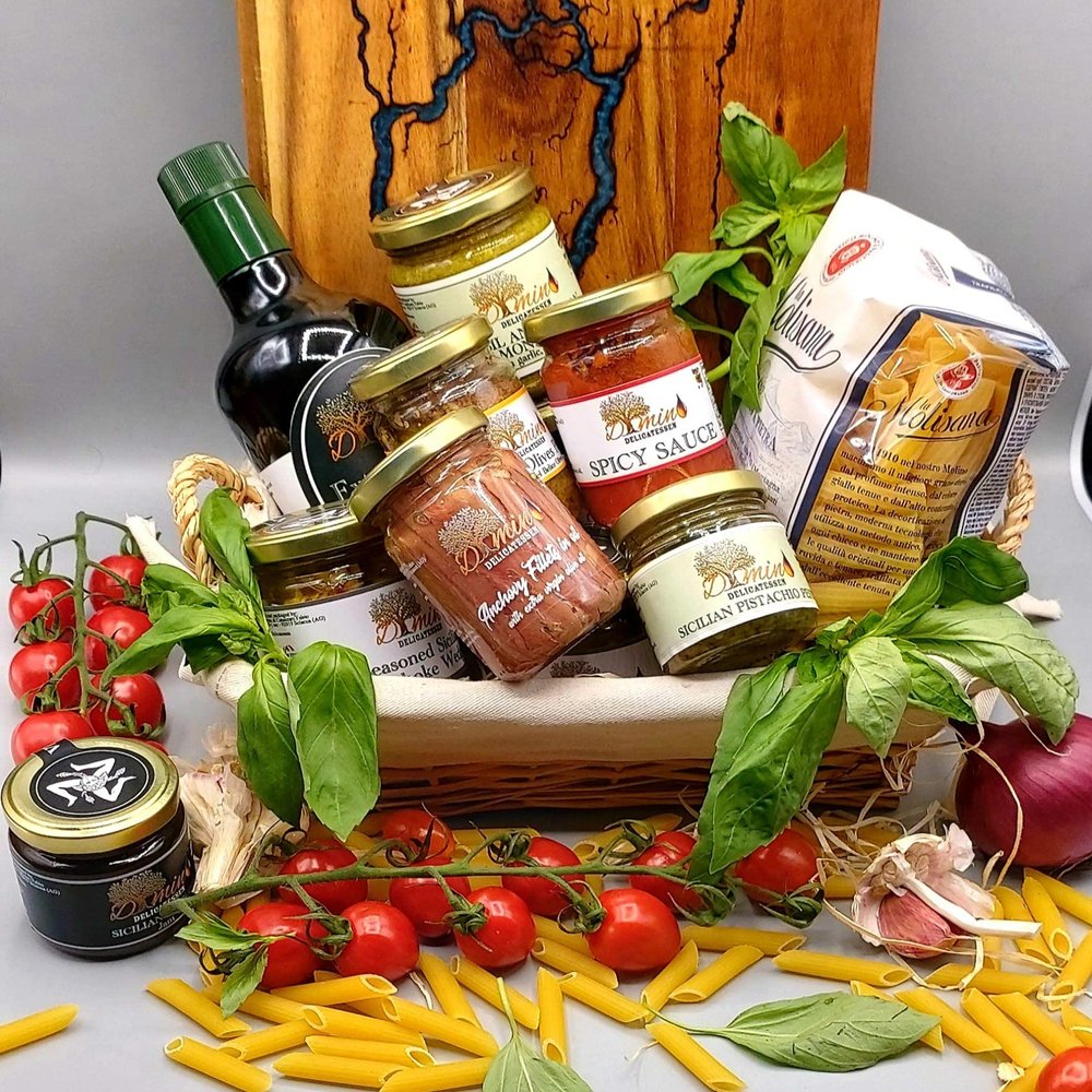 Dimino's Luxury Italian Food Hamper filled with Authentic Sicilian Goodies. Discover the real flavours of Italy with Dimino's Food Hampers. Gift Idea for any Occasion!