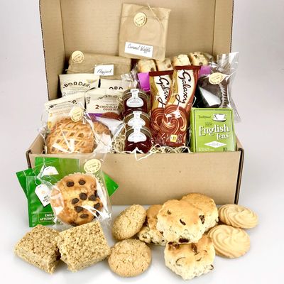 Deluxe AFTERNOON TEA Gift Hamper - a luxury selection of foods - Chocolate Muffins, Sweet Treats, Tea - Suitable for Vegetarian Diets