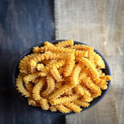 Suswaad Butter Murukku, Traditional South Indian Snack, Crispy Spiced Rice Flour Twists - 200gms (Pack of 1)