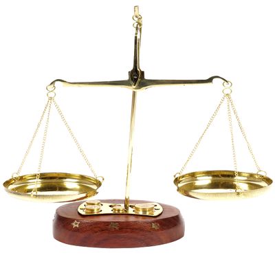 IBA Indianbeautifulart Apothecary Scale Vintage Collectible Brass Weight Scale Home Decor Antique Weight Balancing Scale Taraju