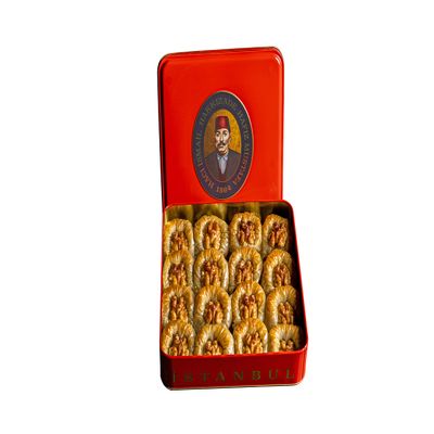Hafiz Mustafa 1864 Istanbul Baklava Pastry Box - Baked Baklava Dessert Snacks Made from Fresh Phyllo Dough Sheets, Pistachio, Hazelnut, Walnut - Turkish Sweets Tray Gift Ideas for Birthday, Christmas