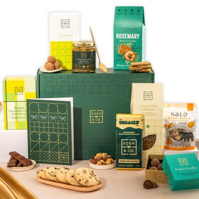 Luxury Vegan Hamper Gift Basket, Luxury Gourmet Gifts for Women, Men, Couples, with Vegan Chocolate by EDEN & CO