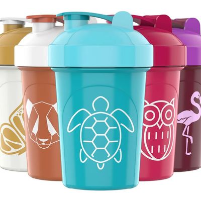 JEELA SPORTS [5 PACK] Protein Shaker Bottles for Protein Mixes | Extra Mixing Grid | 20 oz Blender Shaker Cup with Measurement Marks on Side | BPA Free, Leak Proof, Dishwasher Safe