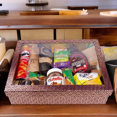 Jaiccha Ghasitaram Valentines Gift for Girlfriend/Boyfriend/Husband and Wife Big Hamper Box of 20 Goodies