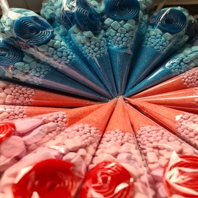 BLUE Pre filled sweet cones ( x20)