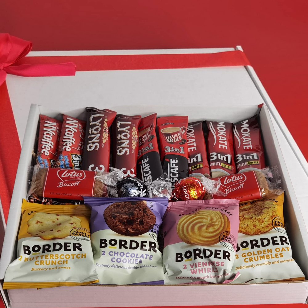 3 in 1 Instant Coffee Gift Box | Coffee Lovers Gifts Set Hamper | Fantastic Letterbox gifts for Coffee Lovers| 9 Instant Coffee Sachets | Biscuits | Lindt Chocolates | All Occasion | Birthday | Easter