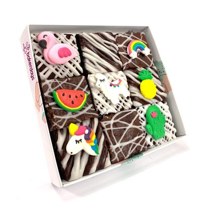 Limited Edition Chocolate Fudge Brownies - 9 Chocolate Fudge Brownies Topped with Sugar Decorations and White Chocolate and Vanilla Icing. Serves 9 portions. Baked by bakerdays (Tropical)