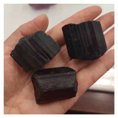 Kigauru Natural crystal rough 1pc Random Raw Black Tourmaline Rough Crystal Quartz Mineral Specimen Healing Stone Gemstones Chakra Decor Gift 2-4cm (Size : 1pc 2-4cm Random)